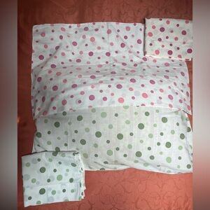 Vintage Springmade 80s
Pink and Green Polka Dot pillow cases
